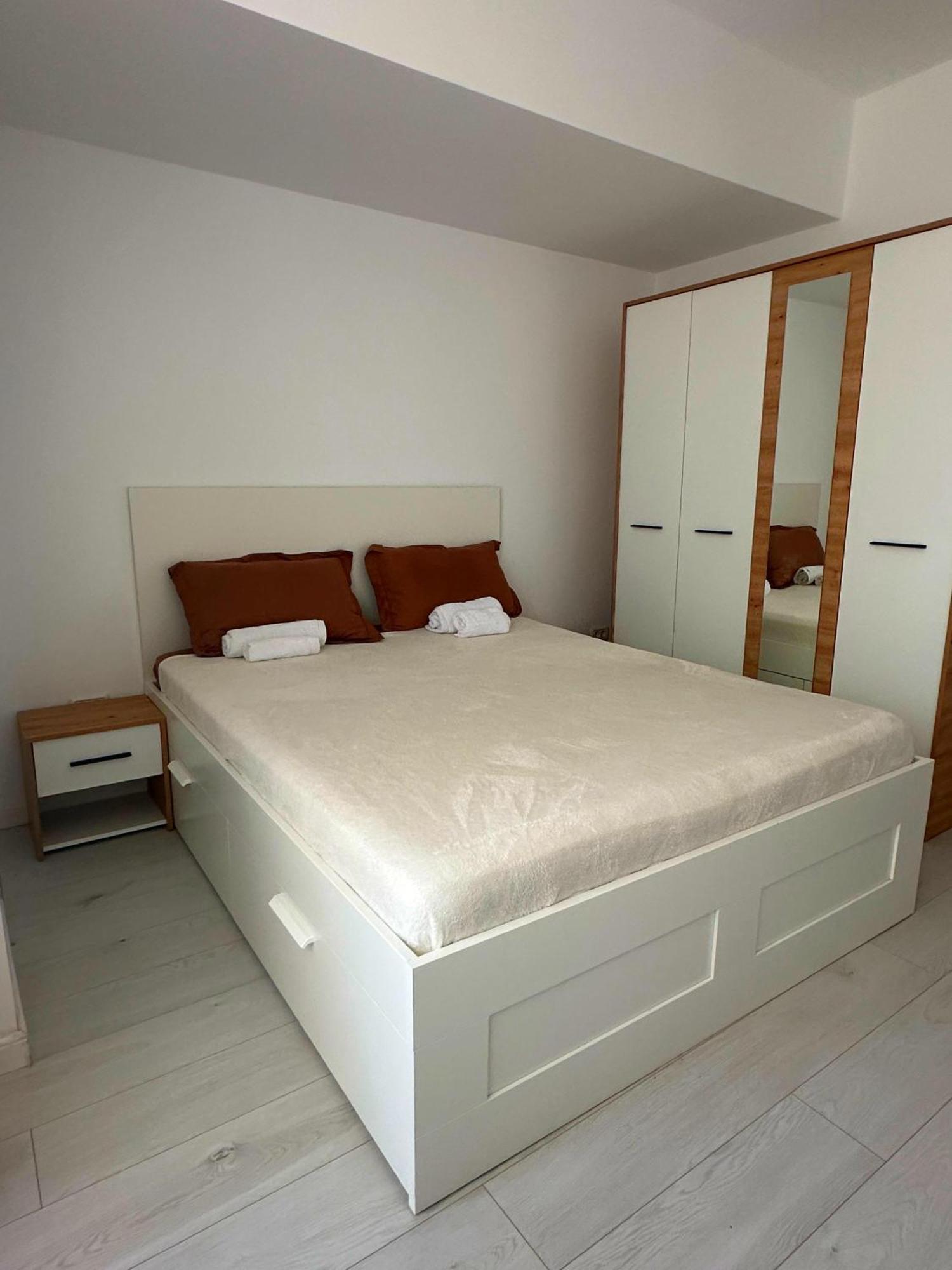 In Apart Hotel Bucharest Exterior photo