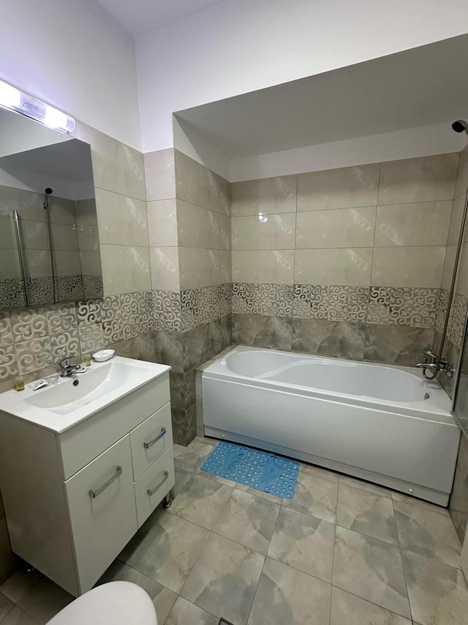 In Apart Hotel Bucharest Exterior photo